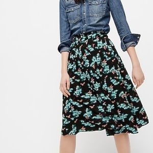 NWT Pleated midi skirt in botanical bees print